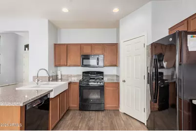 20261 W Desert Bloom Street, Buckeye, AZ 85326 - Photo 16