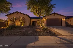 12481 W Milton Dr, Peoria, AZ 85383 - Photo 2