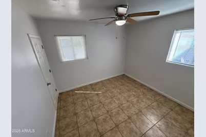 33 N 30th Drive, Phoenix, AZ 85009 - Photo 12
