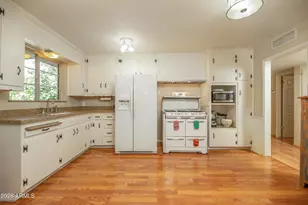 4640 N 14th Ave, Phoenix, AZ 85013 - Photo 8