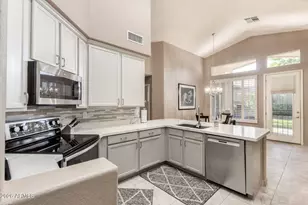 1215 W Carol Ann Way, Phoenix, AZ 85023 - Photo 16