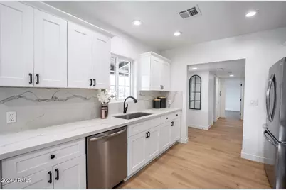 1731 E Verde Lane, Phoenix, AZ 85016 - Photo 4