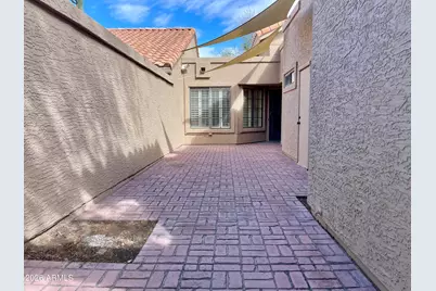 82 W Calle De Arcos --, Tempe, AZ 85284 - Photo 2