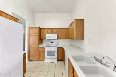 15904 W Lundberg Street, Surprise, AZ 85374 - Photo 8