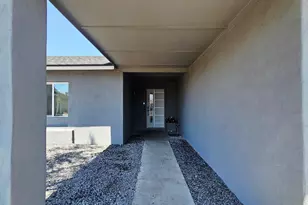 5040 N 69th Dr, Glendale, AZ 85303 - Photo 6