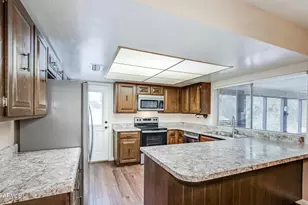 2014 E Magdalena Dr, Tempe, AZ 85283 - Photo 4