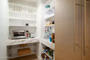 2737 E Arizona Biltmore Circle, Phoenix, AZ 85016 - Photo 10