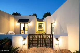 2737 E Arizona Biltmore Circle, Phoenix, AZ 85016 - Photo 2