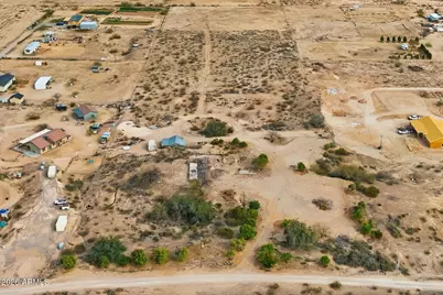 3025 S 331st Avenue #*-*, Tonopah, AZ 85354 - Photo 2