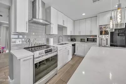 2115 W Morrow Drive, Phoenix, AZ 85027 - Photo 10