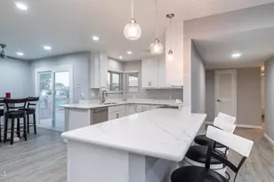 10023 W Shasta Dr, Sun City, AZ 85351 - Photo 8