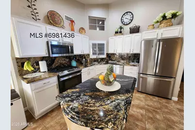 15548 W Catalina Drive, Goodyear, AZ 85395 - Photo 10