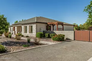 1718 S 140th Pl, Gilbert, AZ 85295 - Photo 6