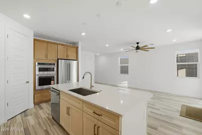 1153 E Kachina Trail, Phoenix, AZ 85042 - Photo 8