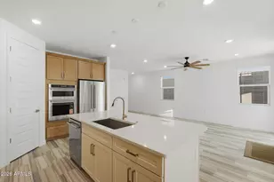 1153 E Kachina Trl, Phoenix, AZ 85042 - Photo 8