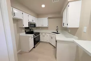 533 W Guadalupe Rd, Mesa, AZ 85210 - Photo 1