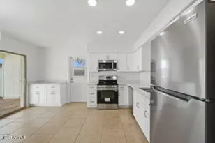 15601 North 22nd St, Phoenix, AZ 85022 - Photo 2