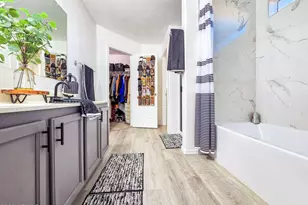 13188 W Crocus Dr, Surprise, AZ 85379 - Photo 10