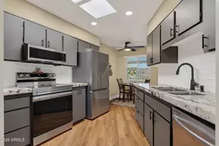 14044 N Palm Ridge Dr, Sun City, AZ 85351 - Photo 18