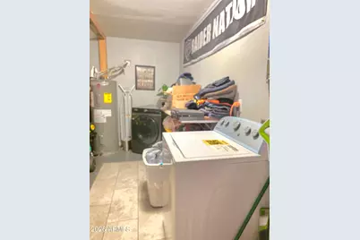 8109 W Montecito Avenue, Phoenix, AZ 85033 - Photo 10