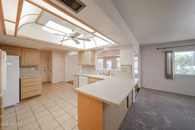 19610 N Lakeforest Drive, Sun City, AZ 85373 - Photo 10