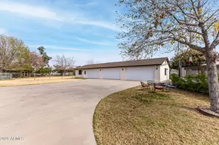 338 E Harvard Ave, Gilbert, AZ 85234 - Photo 46