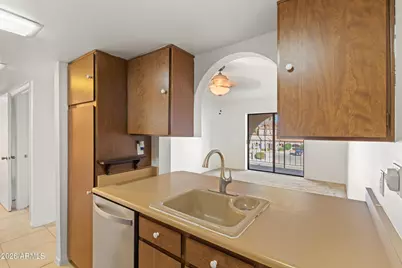 3033 E Devonshire Avenue #3008, Phoenix, AZ 85016 - Photo 2