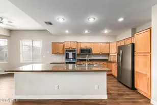 748 N Swan Dr, Gilbert, AZ 85234 - Photo 10