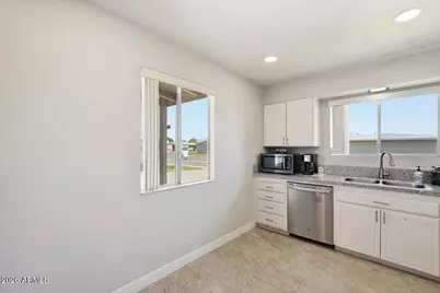 10224 N 105th Avenue, Sun City, AZ 85351 - Photo 12