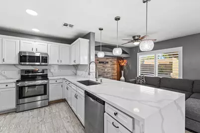 13014 W Paradise Drive, El Mirage, AZ 85335 - Photo 10