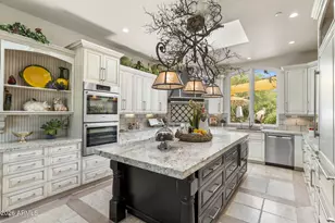 8449 E Dixileta Dr, Scottsdale, AZ 85266 - Photo 16
