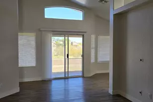 11606 W Grapefruit Ct W, Surprise, AZ 85378 - Photo 8