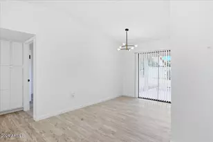 12432 W Fieldstone Dr, Sun City West, AZ 85375 - Photo 6
