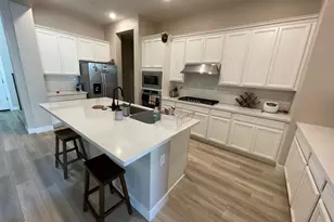 14030 W Desert Flower Dr, Goodyear, AZ 85395 - Photo 6