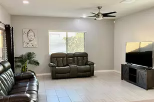 2776 E Sequoia Dr, Phoenix, AZ 85050 - Photo 8