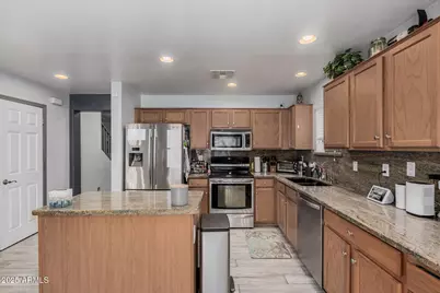 3739 W Carter Road, Phoenix, AZ 85041 - Photo 6