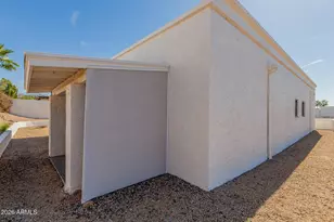 1302 E Rowlands Ln, Phoenix, AZ 85022 - Photo 52