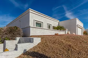 1302 E Rowlands Ln, Phoenix, AZ 85022 - Photo 2