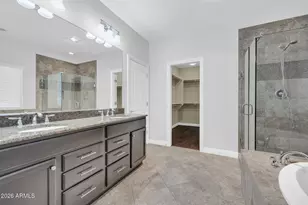 21121 N 37th Run, Phoenix, AZ 85050 - Photo 18