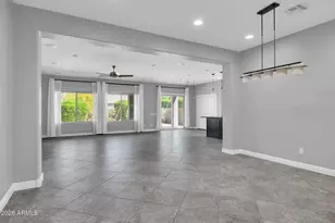 21121 N 37th Run, Phoenix, AZ 85050 - Photo 6