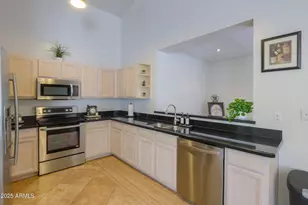 687 N Gregory Pl, Chandler, AZ 85226 - Photo 10