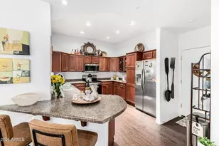 8018 W Beck Ln, Peoria, AZ 85382 - Photo 8