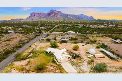 2225 E Foothill Street, Apache Junction, AZ 85119 - Photo 2