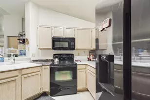 5613 S 42nd St, Phoenix, AZ 85040 - Photo 12