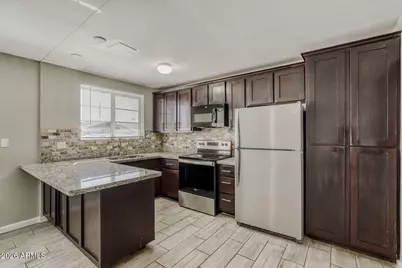 2952 N 53rd Drive, Phoenix, AZ 85031 - Photo 10