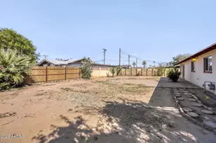 2952 N 53rd Dr, Phoenix, AZ 85031 - Photo 28