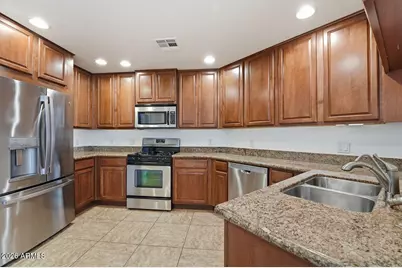 5450 E Deer Valley Drive #2210, Phoenix, AZ 85054 - Photo 4