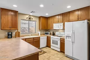 12807 W Desert Mirage Dr, Peoria, AZ 85383 - Photo 8