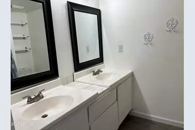 1601 W Sunnyside Drive #115, Phoenix, AZ 85029 - Photo 12
