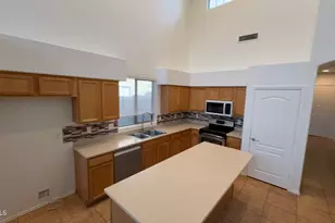 3860 S Coach House Dr, Gilbert, AZ 85297 - Photo 8